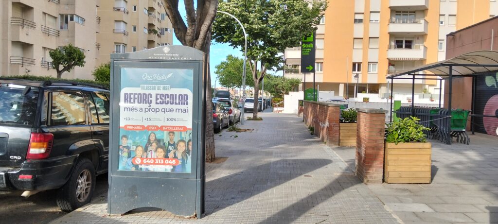 Ecomupi publicitari a Vilasssar de Mar davant del Sorli